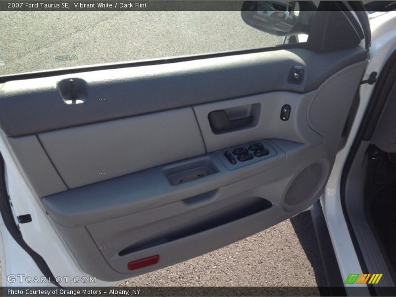 Vibrant White / Dark Flint 2007 Ford Taurus SE