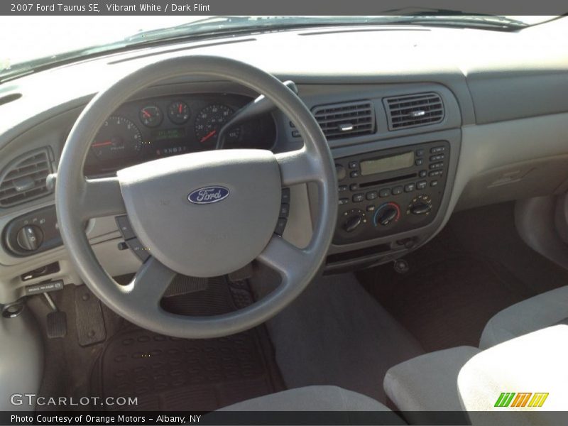 Vibrant White / Dark Flint 2007 Ford Taurus SE