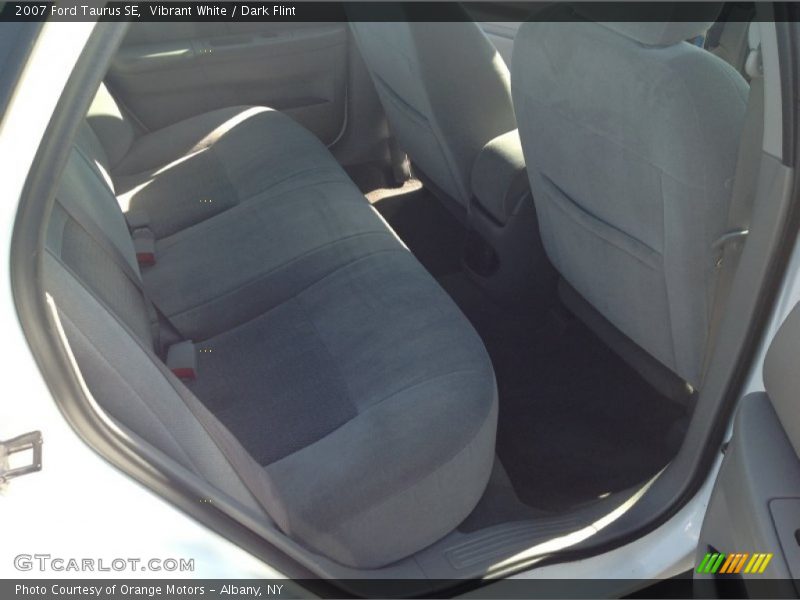 Vibrant White / Dark Flint 2007 Ford Taurus SE
