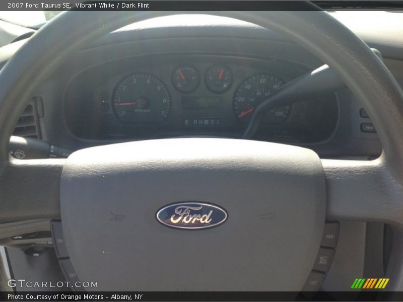 Vibrant White / Dark Flint 2007 Ford Taurus SE
