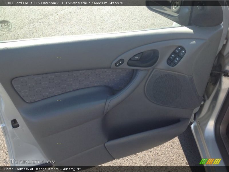 CD Silver Metallic / Medium Graphite 2003 Ford Focus ZX5 Hatchback
