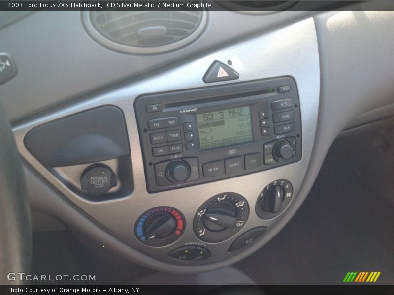 CD Silver Metallic / Medium Graphite 2003 Ford Focus ZX5 Hatchback