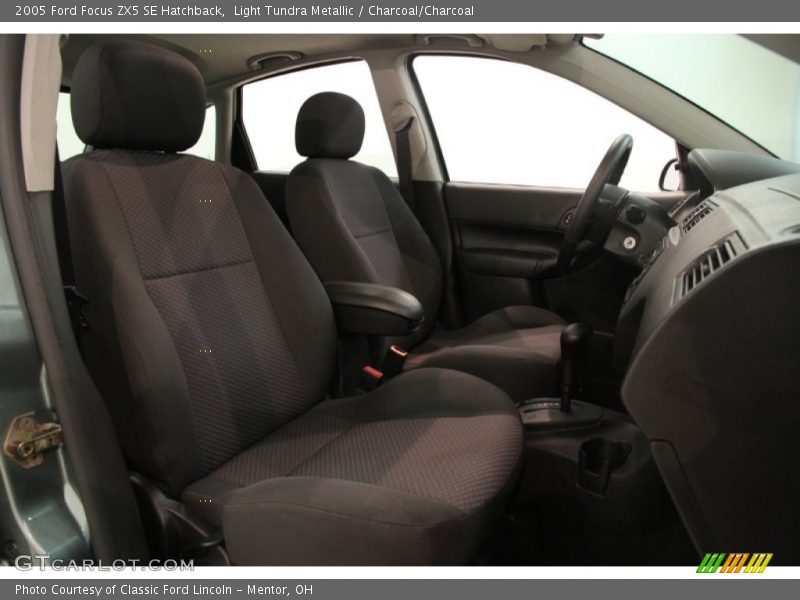 Light Tundra Metallic / Charcoal/Charcoal 2005 Ford Focus ZX5 SE Hatchback