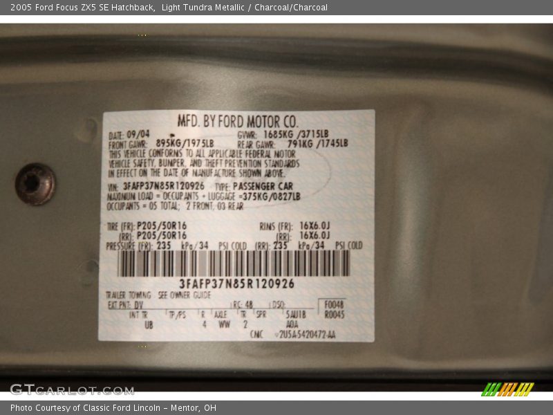 Light Tundra Metallic / Charcoal/Charcoal 2005 Ford Focus ZX5 SE Hatchback