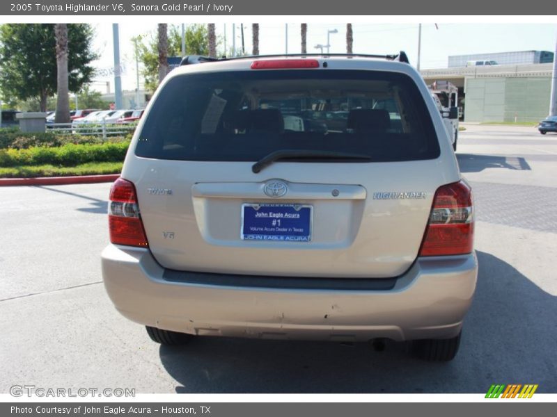 Sonora Gold Pearl / Ivory 2005 Toyota Highlander V6