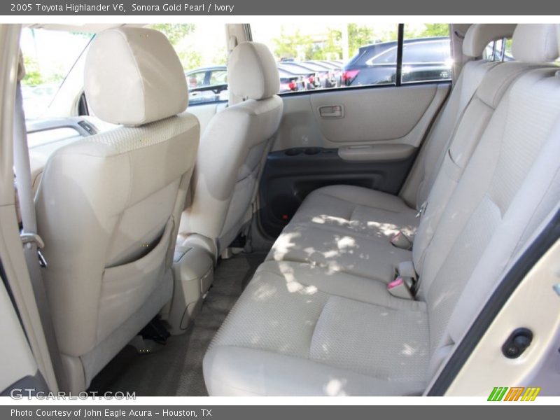 Sonora Gold Pearl / Ivory 2005 Toyota Highlander V6
