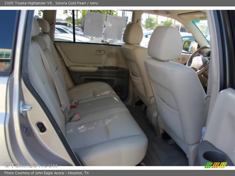 Sonora Gold Pearl / Ivory 2005 Toyota Highlander V6