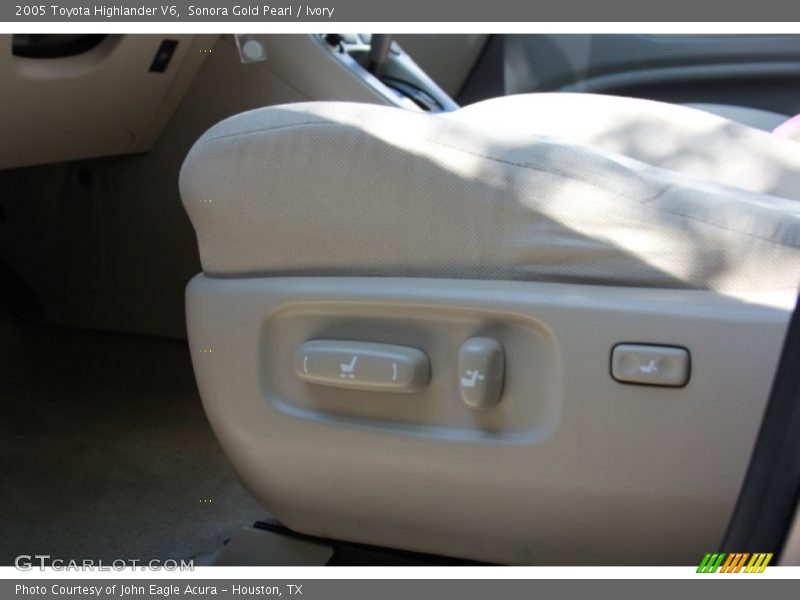 Sonora Gold Pearl / Ivory 2005 Toyota Highlander V6