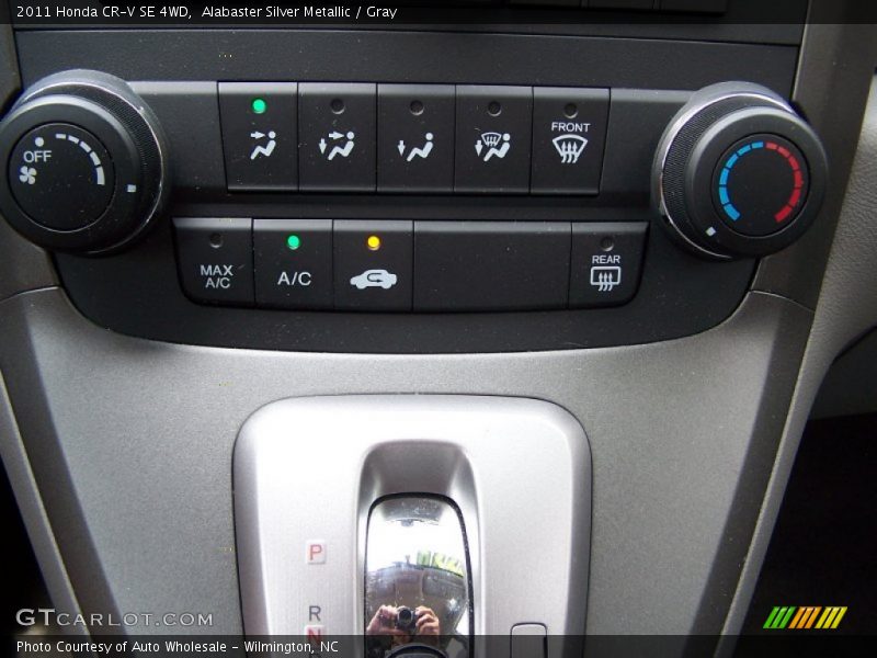 Alabaster Silver Metallic / Gray 2011 Honda CR-V SE 4WD