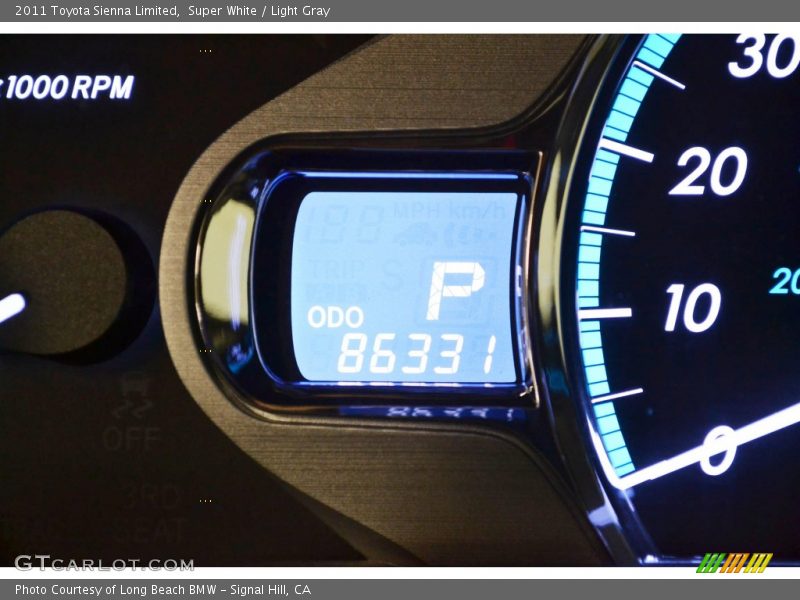 Super White / Light Gray 2011 Toyota Sienna Limited