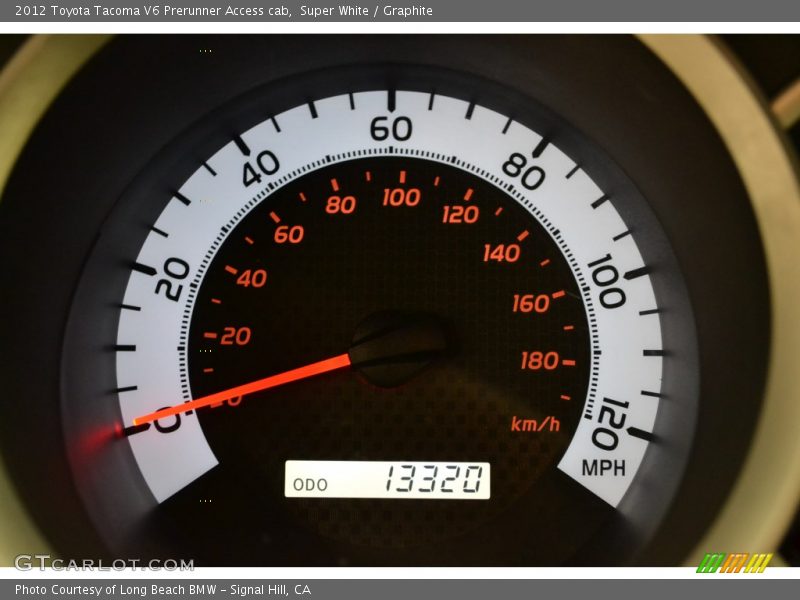 Super White / Graphite 2012 Toyota Tacoma V6 Prerunner Access cab