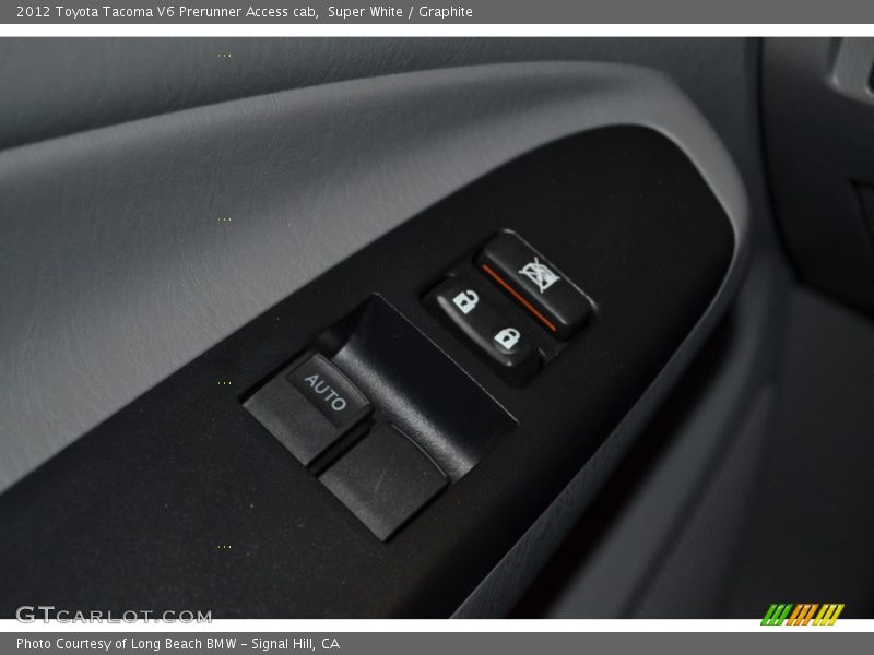 Super White / Graphite 2012 Toyota Tacoma V6 Prerunner Access cab