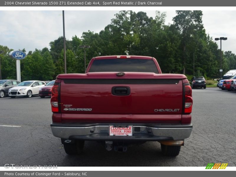 Sport Red Metallic / Dark Charcoal 2004 Chevrolet Silverado 1500 Z71 Extended Cab 4x4