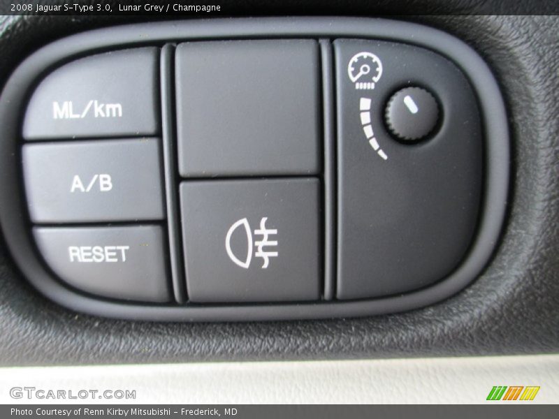 Lunar Grey / Champagne 2008 Jaguar S-Type 3.0