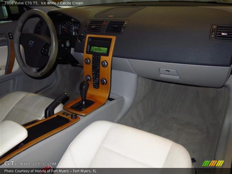 Ice White / Calcite Cream 2008 Volvo C70 T5