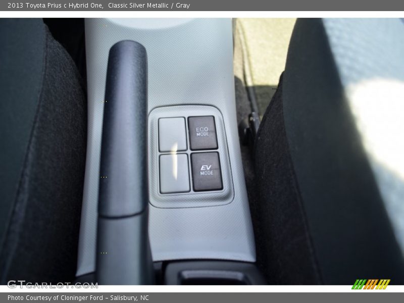 Classic Silver Metallic / Gray 2013 Toyota Prius c Hybrid One