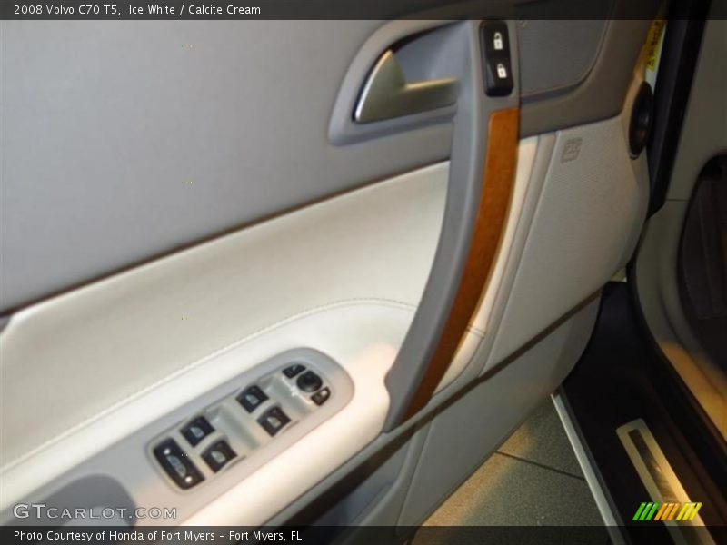 Ice White / Calcite Cream 2008 Volvo C70 T5