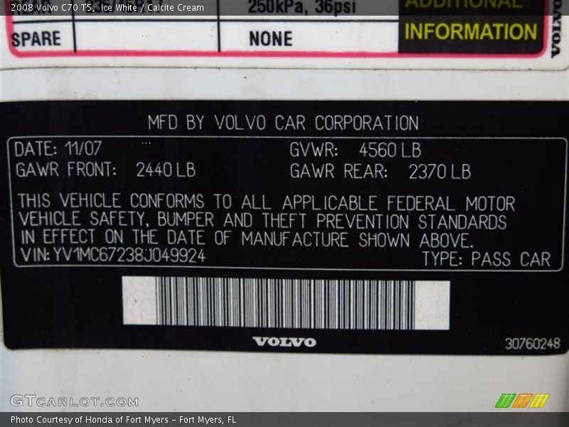 Ice White / Calcite Cream 2008 Volvo C70 T5