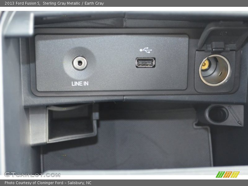 Sterling Gray Metallic / Earth Gray 2013 Ford Fusion S