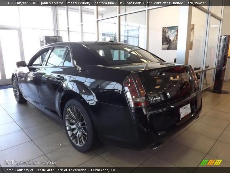 Phantom Black Tri-Coat Pearl / John Varavatos Limited Black/Pewter 2013 Chrysler 300 C John Varvatos Limited Edition