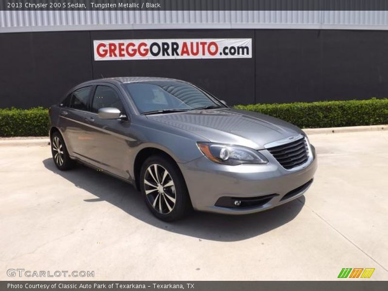 Tungsten Metallic / Black 2013 Chrysler 200 S Sedan