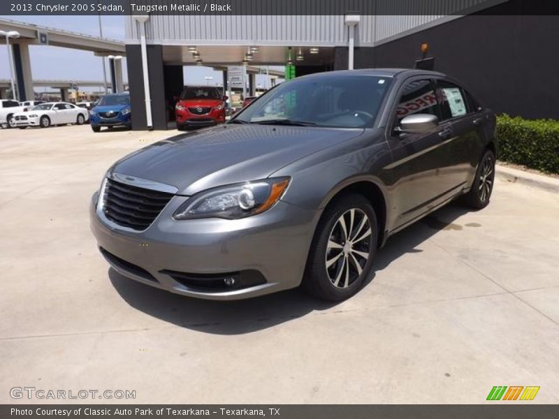 Tungsten Metallic / Black 2013 Chrysler 200 S Sedan