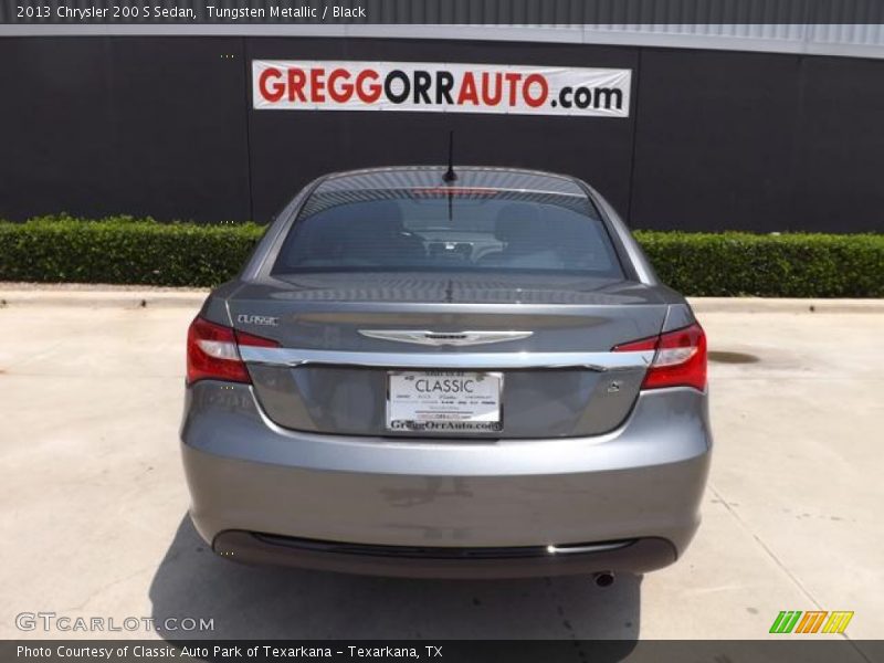 Tungsten Metallic / Black 2013 Chrysler 200 S Sedan