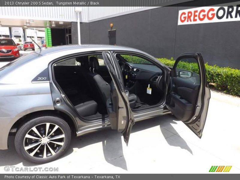 Tungsten Metallic / Black 2013 Chrysler 200 S Sedan