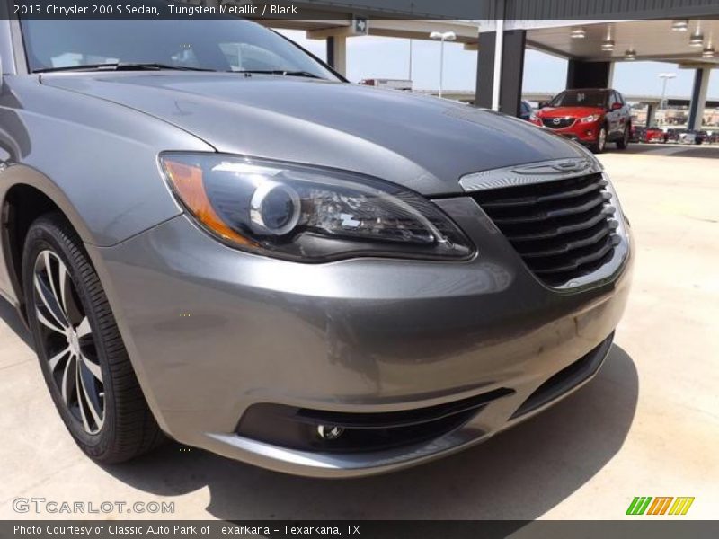 Tungsten Metallic / Black 2013 Chrysler 200 S Sedan
