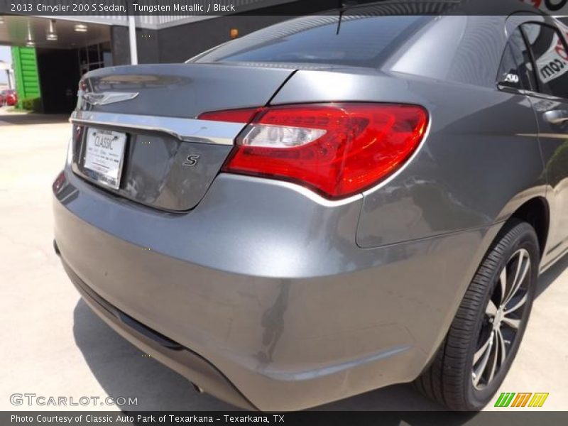 Tungsten Metallic / Black 2013 Chrysler 200 S Sedan