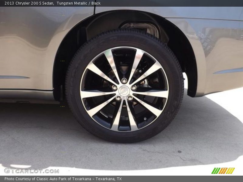 Tungsten Metallic / Black 2013 Chrysler 200 S Sedan