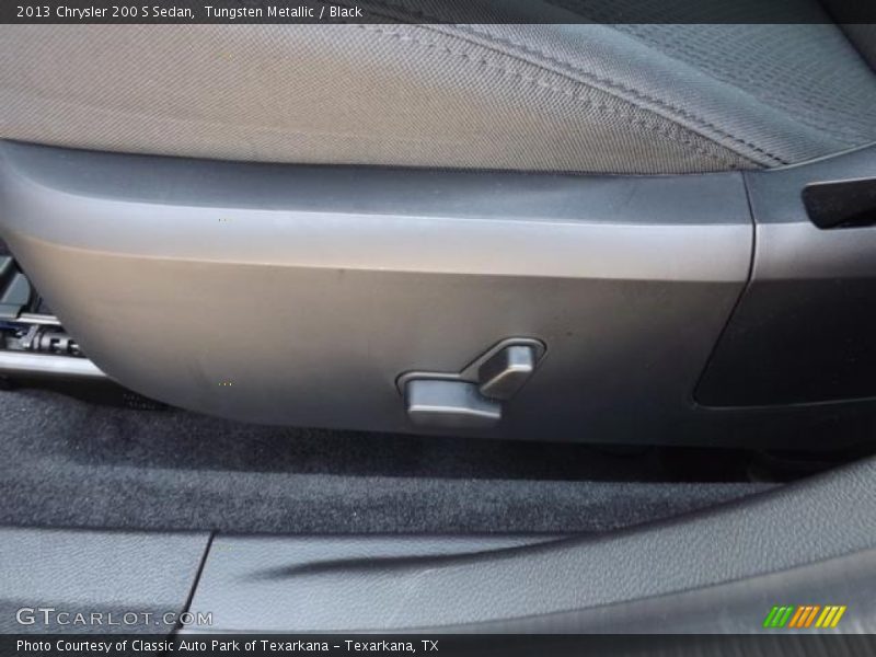 Tungsten Metallic / Black 2013 Chrysler 200 S Sedan