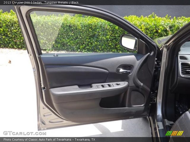 Tungsten Metallic / Black 2013 Chrysler 200 S Sedan