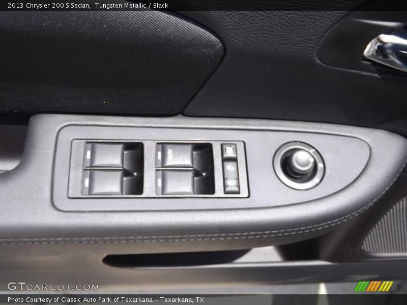 Tungsten Metallic / Black 2013 Chrysler 200 S Sedan