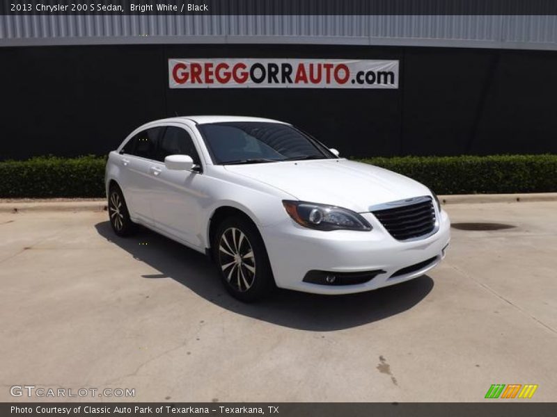 Bright White / Black 2013 Chrysler 200 S Sedan