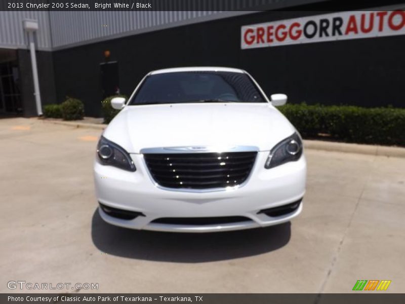 Bright White / Black 2013 Chrysler 200 S Sedan