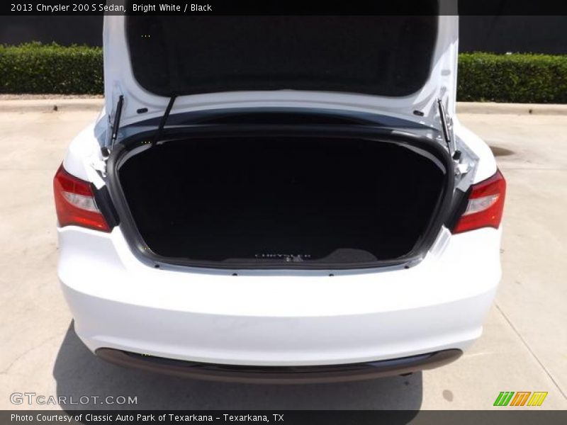 Bright White / Black 2013 Chrysler 200 S Sedan