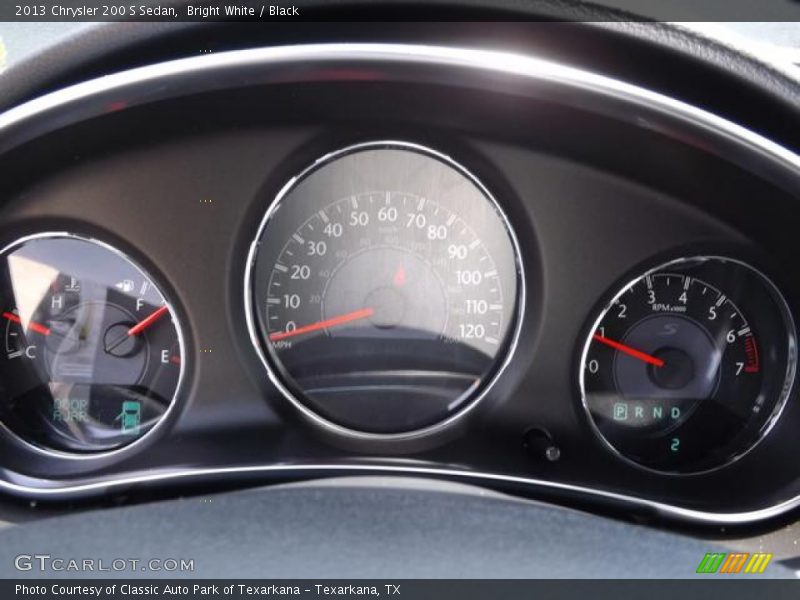 Bright White / Black 2013 Chrysler 200 S Sedan