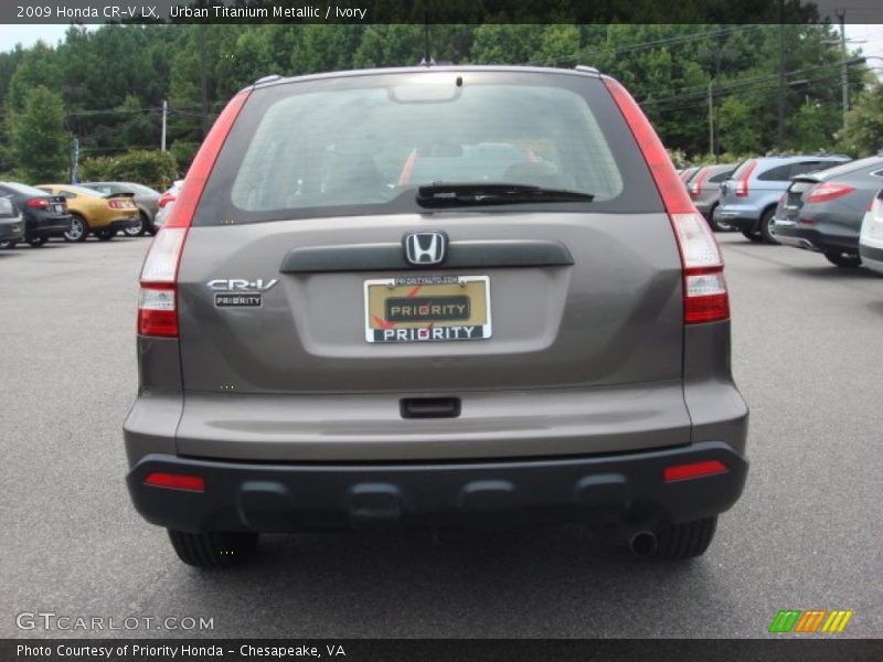 Urban Titanium Metallic / Ivory 2009 Honda CR-V LX