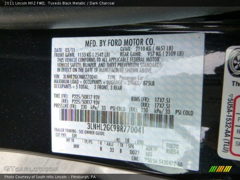 Tuxedo Black Metallic / Dark Charcoal 2011 Lincoln MKZ FWD