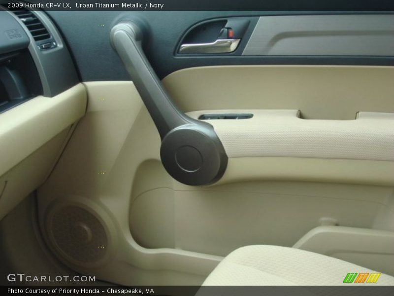 Urban Titanium Metallic / Ivory 2009 Honda CR-V LX