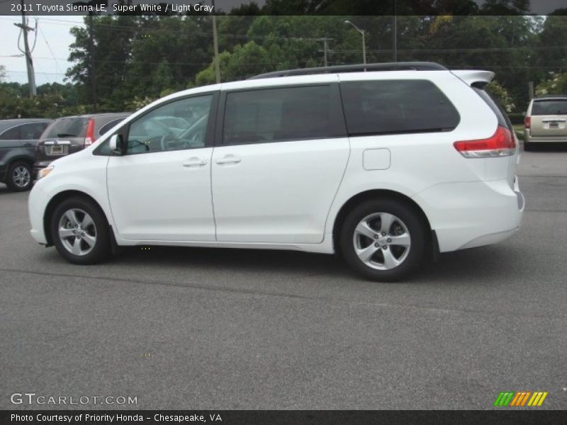 Super White / Light Gray 2011 Toyota Sienna LE