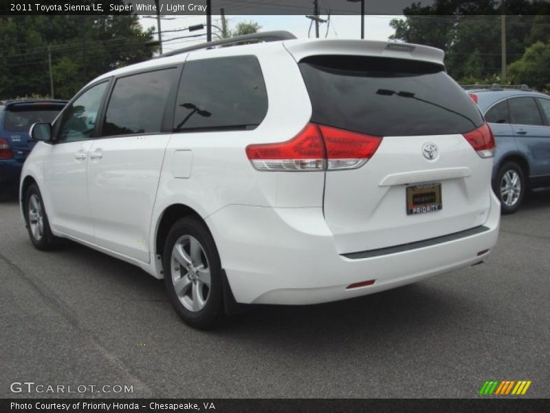 Super White / Light Gray 2011 Toyota Sienna LE