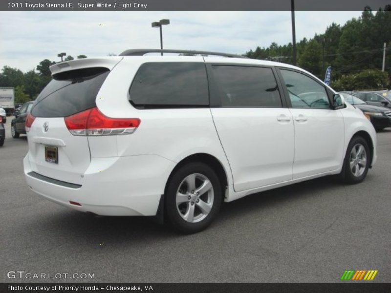 Super White / Light Gray 2011 Toyota Sienna LE