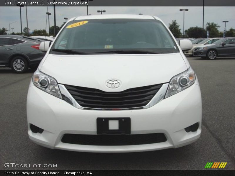 Super White / Light Gray 2011 Toyota Sienna LE
