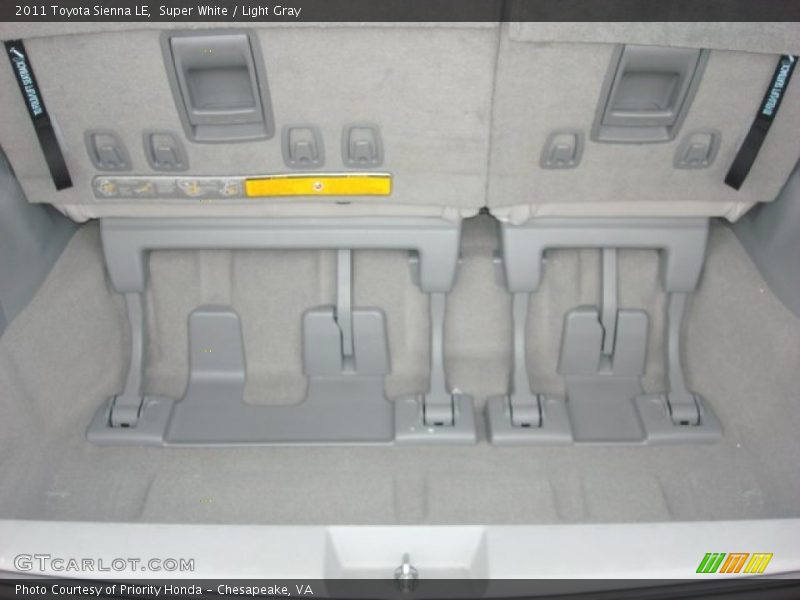 Super White / Light Gray 2011 Toyota Sienna LE