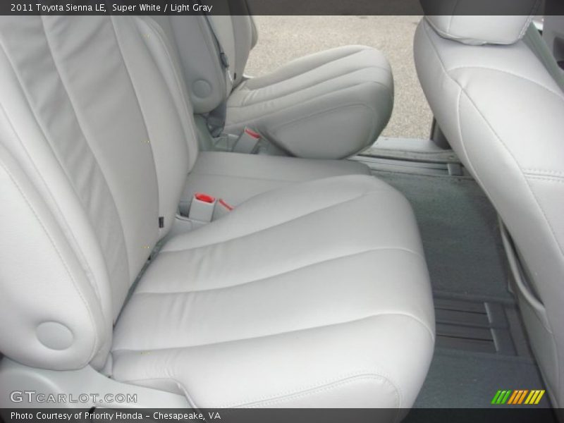 Super White / Light Gray 2011 Toyota Sienna LE