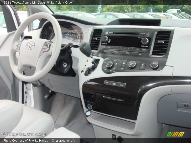 Super White / Light Gray 2011 Toyota Sienna LE