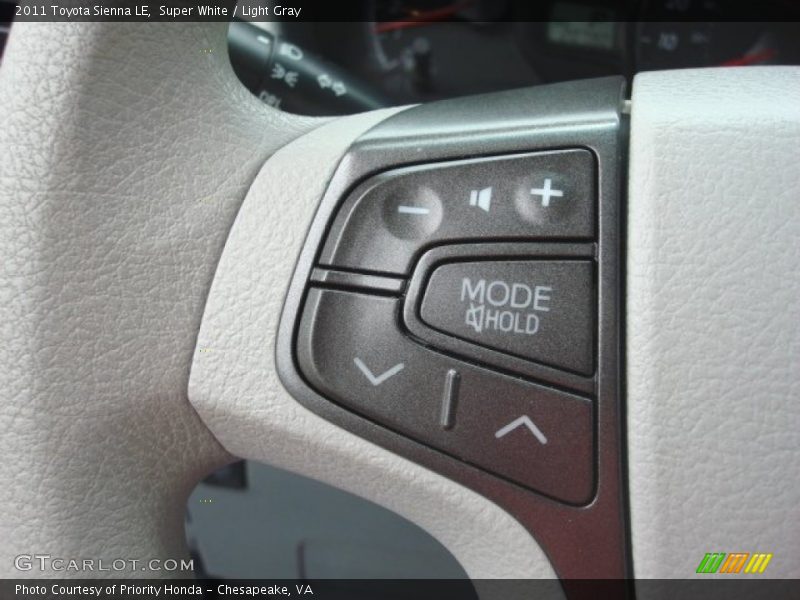 Super White / Light Gray 2011 Toyota Sienna LE