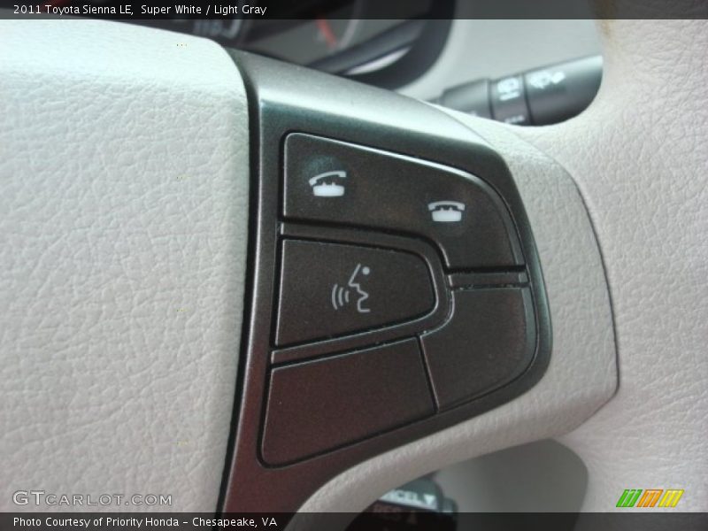 Super White / Light Gray 2011 Toyota Sienna LE